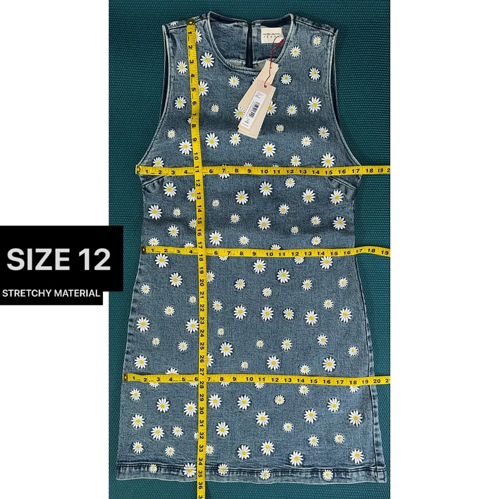 Alice + Olivia Wynell Floral Daisy Embroidered Mini Denim Dress